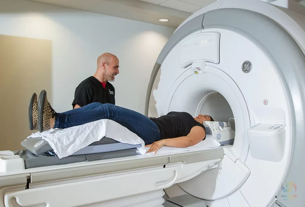 عکسبرداری  با دستگاه MRI تغییرات در ساختار مغز را نشان می دهد.